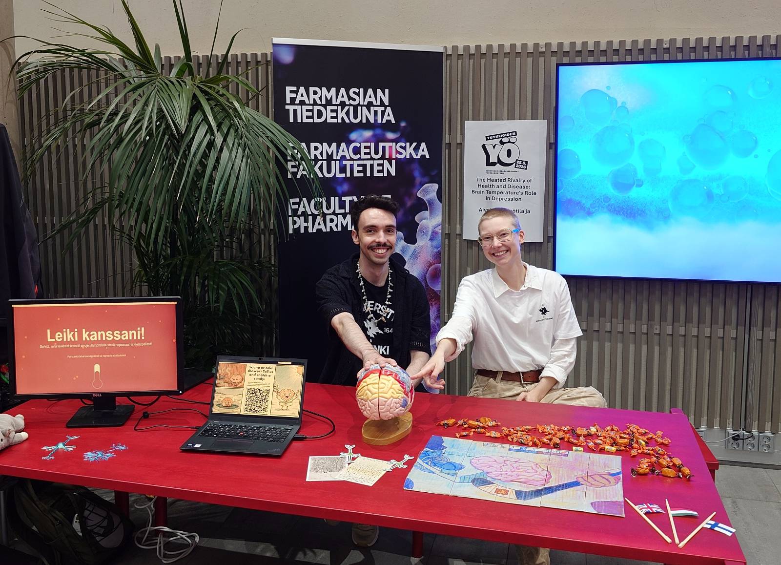 Áron Bendegúz Varga and Elo Papinaho at the KohtaLab stand at Researchers' Night 2026
